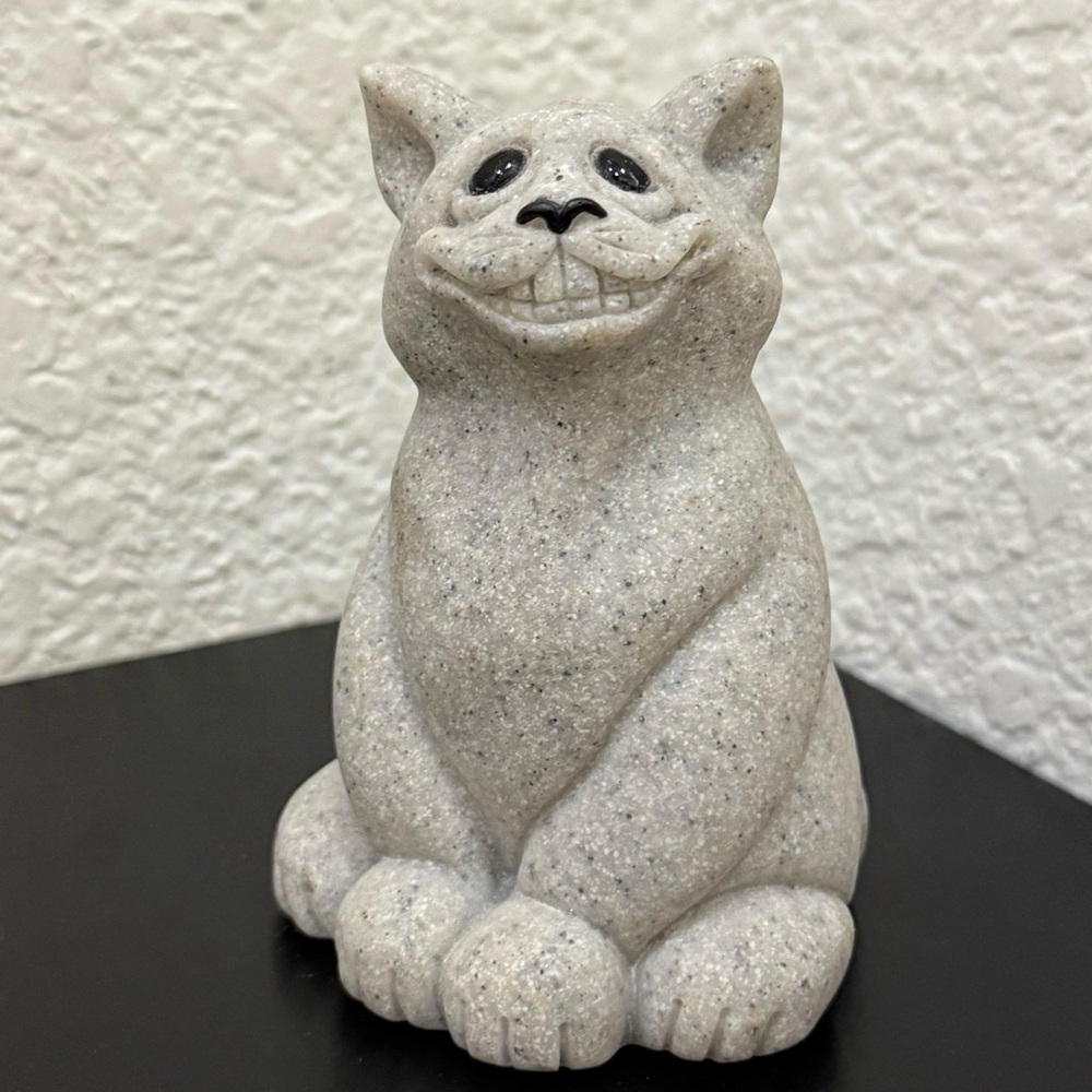 Vintage 2000 QUARRY CRITTERS Second Nature Design “Chico” Smiling Cat Figurine